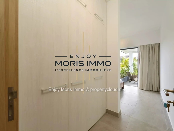 Appartement de prestige 3 chambres à vendre – Trou aux Biches | 180 m² | Accès plage à pied | Piscine lagon