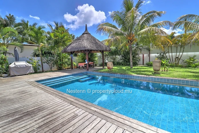 4-bedroom villa + independent studio