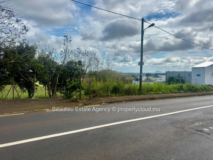 Commercial Land for Sale – Royal Road, Piton