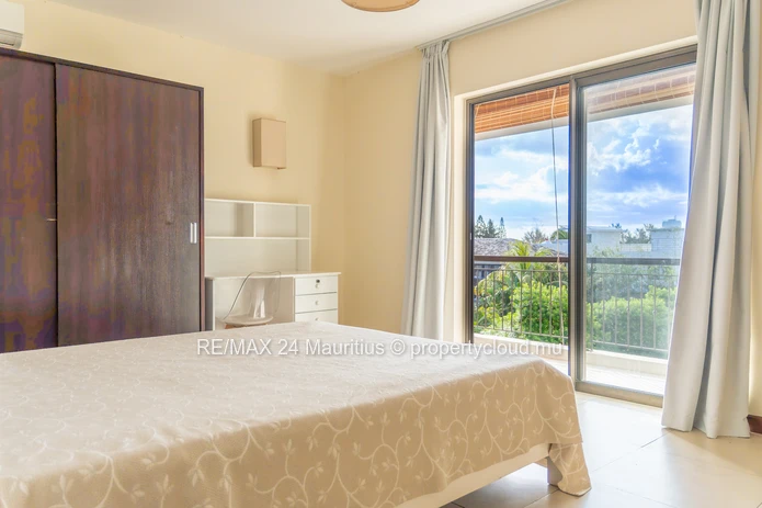 2-Bedroom Apartment near La Preneuse Beach