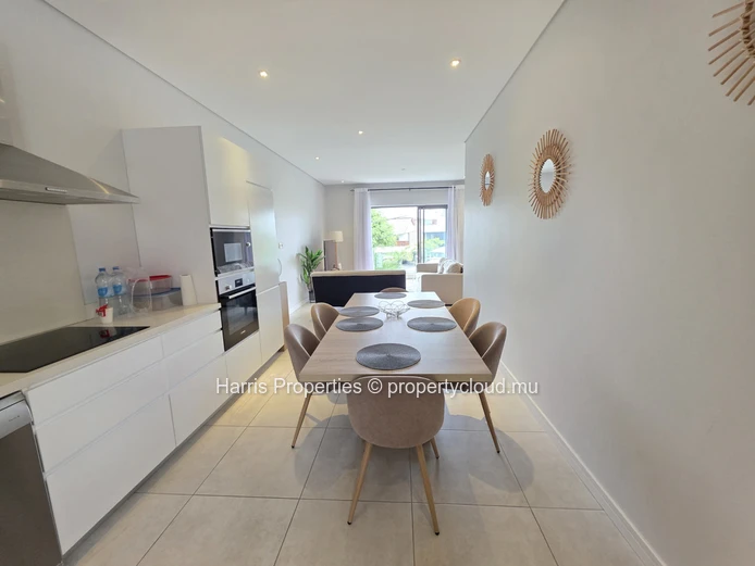 Superbe appartement situé au premier étage d'une résidence haut de gamme à louer à Pereybere.