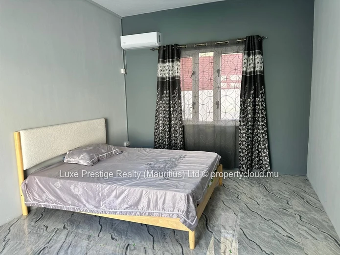 Villa moderne 3 chambres avec piscine privée à louer à Pereybere | Rs 60,000 par mois