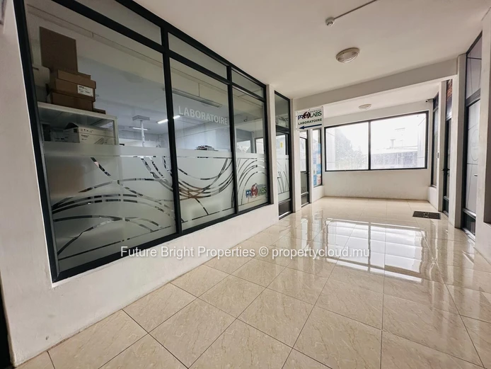 Espace Commercial à Vendre  Au Cœur de Beau Bassin