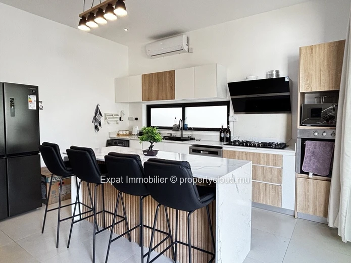 Contemporary 3-Bedroom Ground-Floor Apartment Just A Few Steps From The Sea – Trou Aux Biches