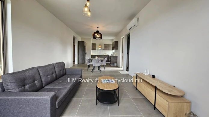 Contemporary apartment with access to a shared pool for sale in Cascavelle, Mauritius, close to all amenities