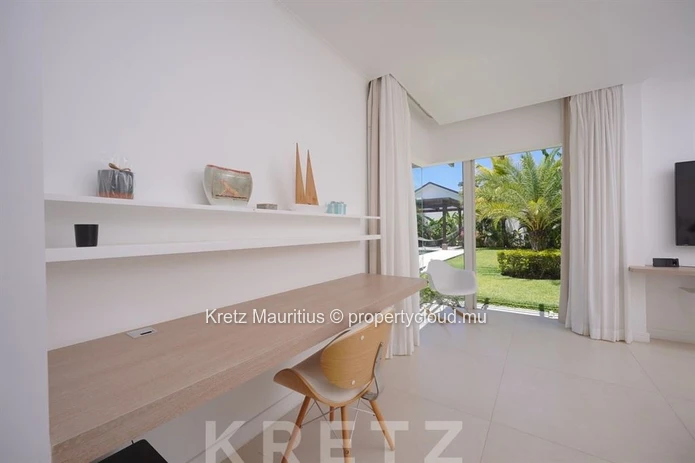 Contemporary villa with pool and jacuzzi in the heart of Grand Baie