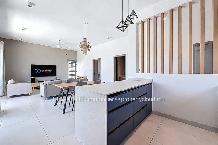 Maison moderne proche de la plage