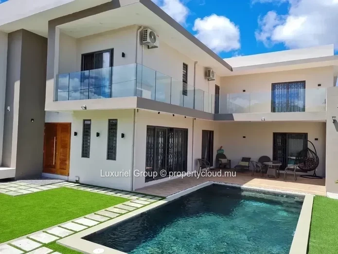 Stunning Family Villa in Grand Baie – Comfort, Security & Luxury Living