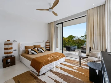 5 Bedroom Villa