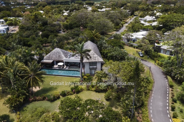 Villa d'exception à Anahita Golf and Resort, vue imprenable sur le golf et l'océan