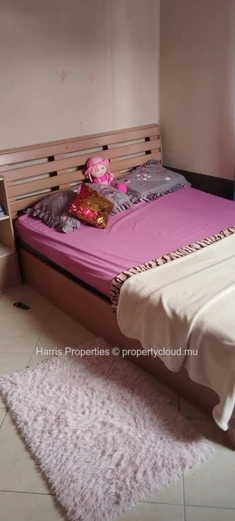 À vendre, charmant triplex situé dans une résidence sécurisée à Grand Gaube
