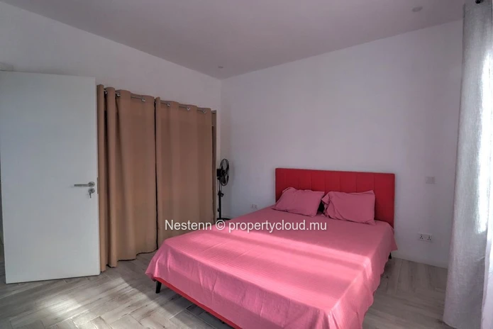 Villa moderne de plain-pied avec 3 chambres à proximité des commodités.