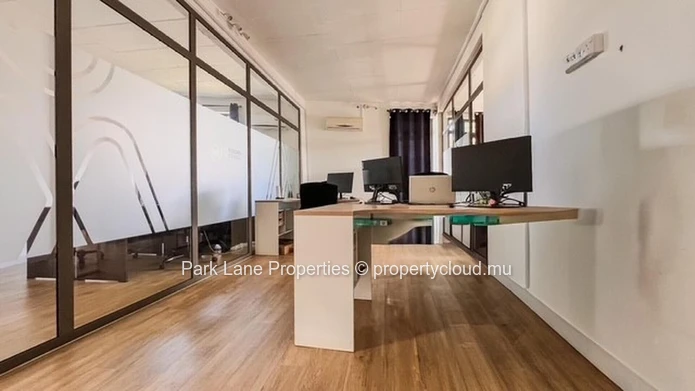 First-floor office space – Strategic location in the heart of Quatre Bornes City Centre