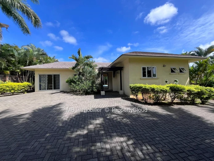 3 bedroom villa for sale at Belle Vue Harel