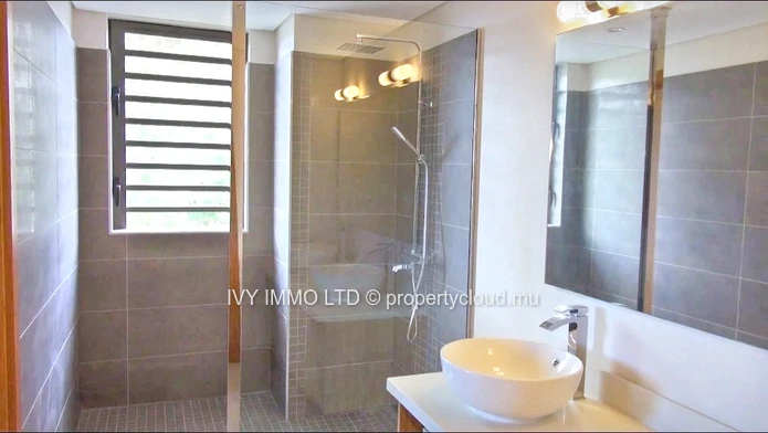 G+2 A vendre Localisé à #Trou Aux Biches Résidence et appartements nouveau & Penthouses