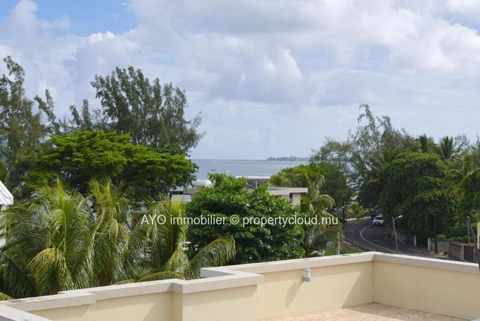 Penthouse de haut standing offrant 3 chambres avec vue sur mer à Trou aux Biches