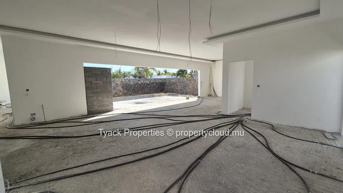 Villa de Luxe 4 Chambres à Vendre Proche de La Croisette avec Piscine Privée