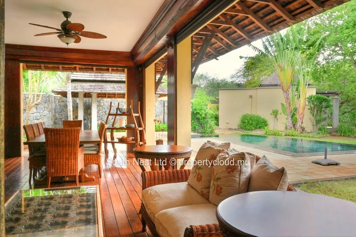 Villa de Prestige dans un Domaine Golfique à Tamarin | Piscine Privée & Vue Montagne