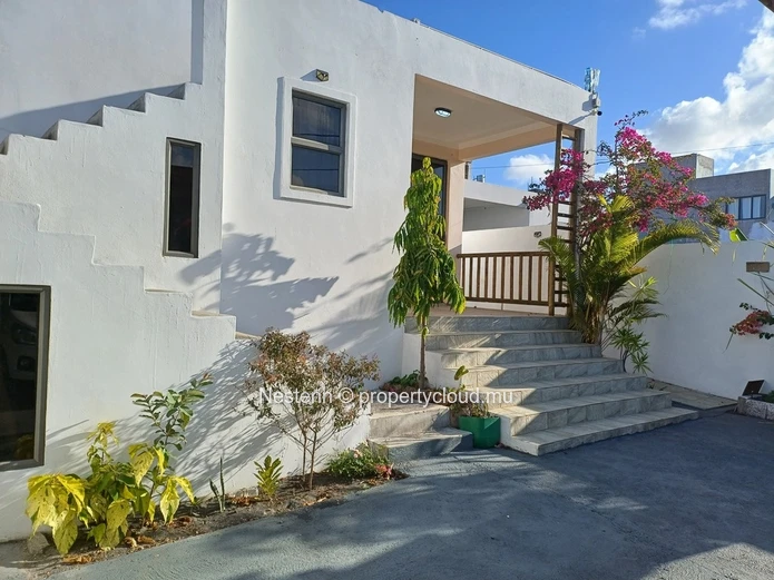 Charming house with a comfortable and modern living space with breathtaking mountain views.