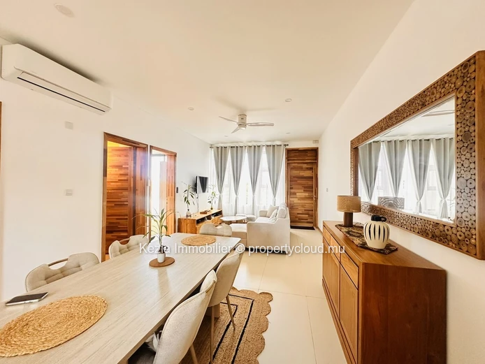 Contemporary Apartment Near Shops
