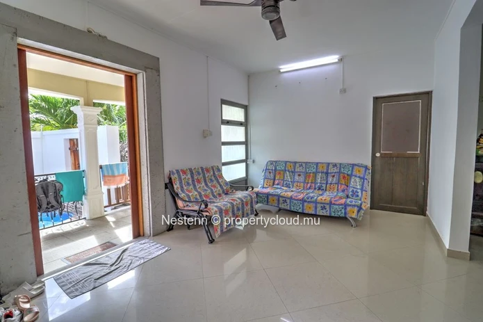 Appartement 3 Chambres avec Beau Jardin Paysager & Piscine