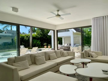 4 Bedroom Villa