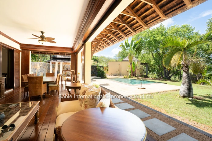Villa entièrement rénovée au sein du Domaine Golfique de Tamarina