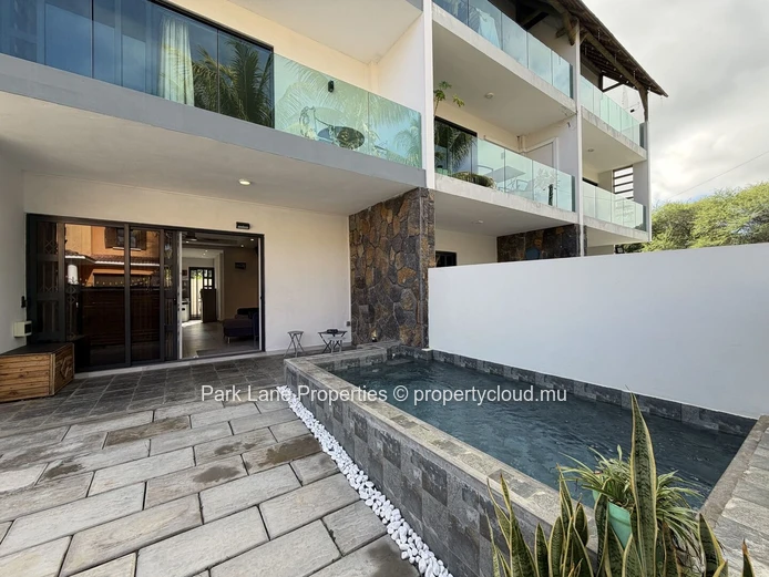 Family detached home with private pool near forest