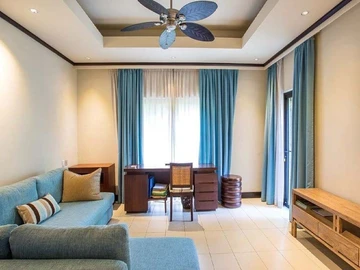 5 Bedroom Villa