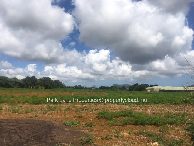 Excellent Investment Opportunity in Saint Pierre – 6 acres gricultural land