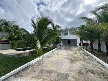 5 Bedroom Villa