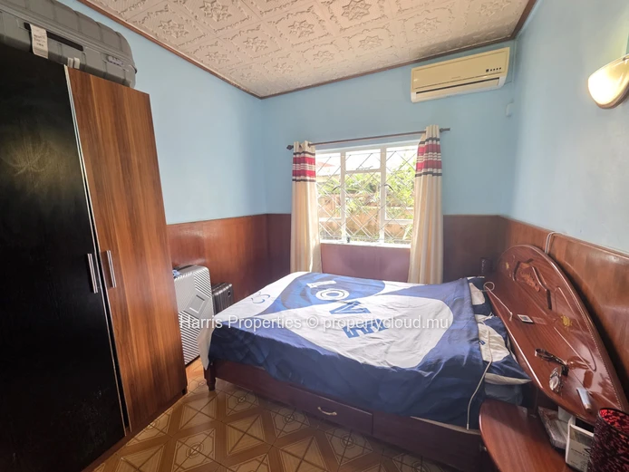 Nice ground floor apartment for rent in Bain Bœuf 