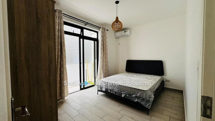 Bel Appartement Modernisé de 3 Chambres  à Quatre Bornes
