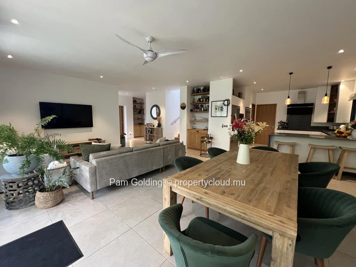 Private 3-Bedroom Villa in Akasha, Cap Tamarin – Pool, Garden & Family-Friendly Living