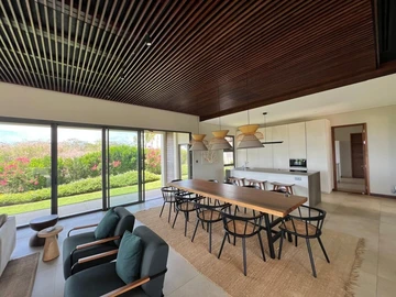 4 Bedroom Villa
