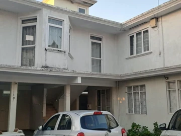 6 Bedroom House