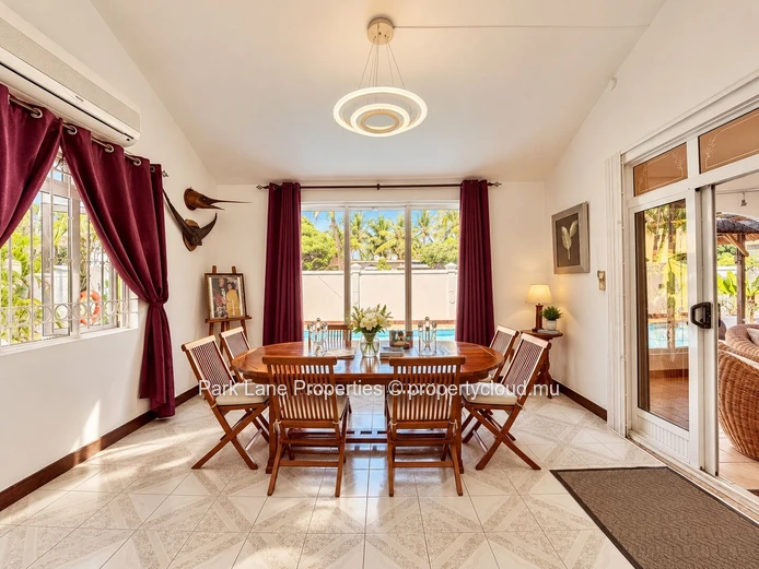 A Beautifully Maintained Family Home in the Heart of Flic en Flac