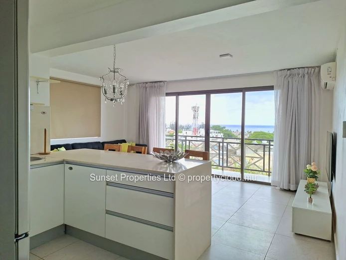 Sea view apartment | 2 bedrooms | 450m from the beach