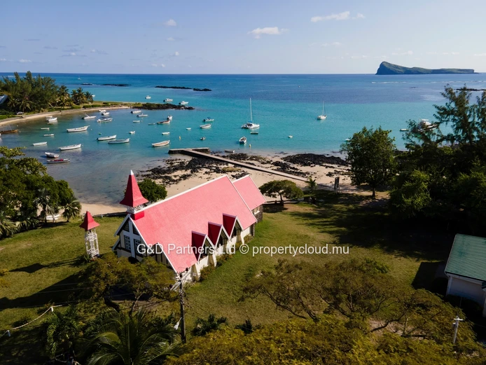 Investment Opportunity Land For Sale — Petit Raffray / Mont Mascal