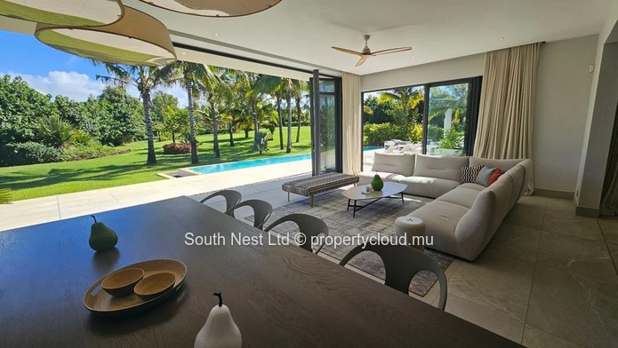 Villa design exclusive avec 5 chambres et vue imprenable sur les montagnes