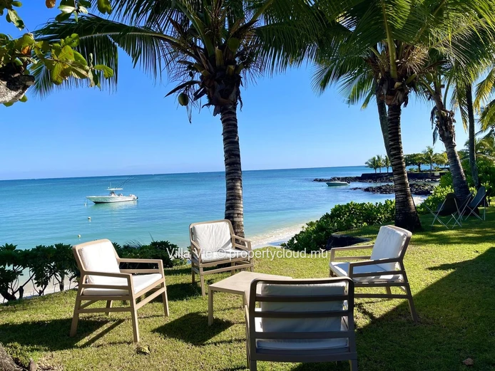 Grand Baie - Charmante villa de 3 chambres pieds dans l'eau