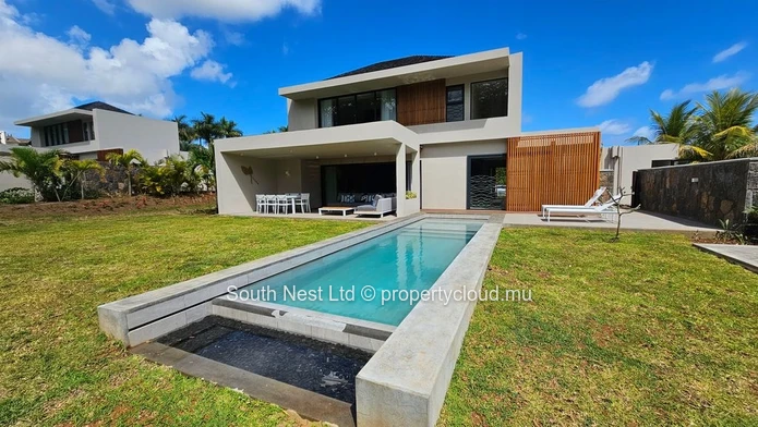 Villa 3 chambres avec piscine privée jacuzzi accès mer et proche golf