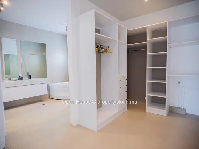 Luxury 3-Bedroom Penthouse with Private Pool in Tamarin (Sole Mandate)