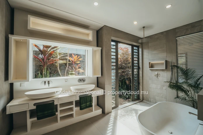 Luxury 3-Bedroom Villa in Grand Baie – Tropical Elegance and Exclusive Island Living in Mauritius