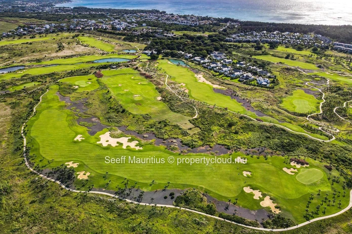 Penthouse: Paradis Du Golf 