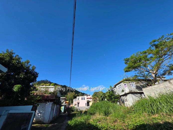Residential Plot of 560 m2 for sale in Candos, Quatre-Bornes