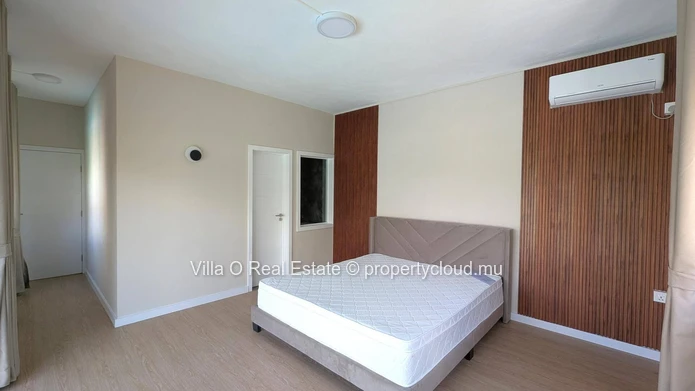 In a brand new secure, exclusive residence, with a beautiful communal garden of 2000 m2, lovely furnished and equippe...