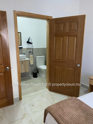 2-Bedroom Ground Floor Apartment for Rent – Flic en Flac | Garden | Rs 43,000
