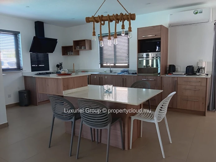 Villa de standing avec piscine et prestations raffinées à Grand Baie