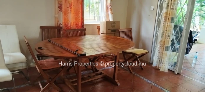 Beachfront house for sale in a secure residence in Calodyne